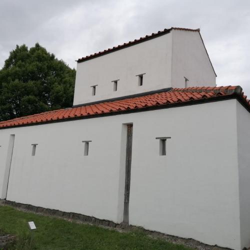 C16