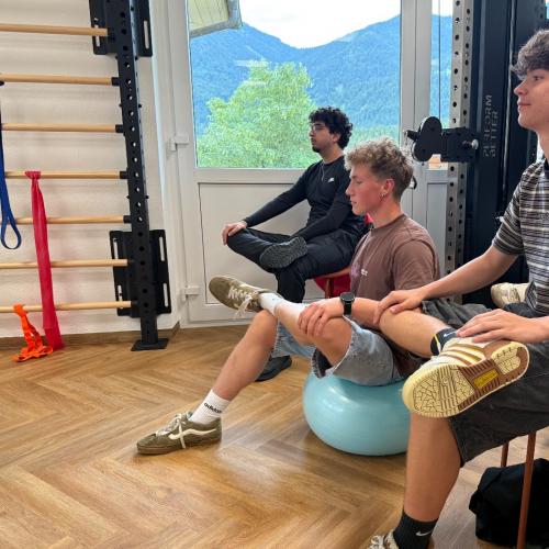 GH
