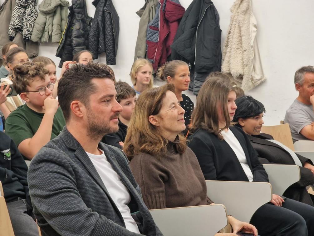 Frau Mörtel im Publikum